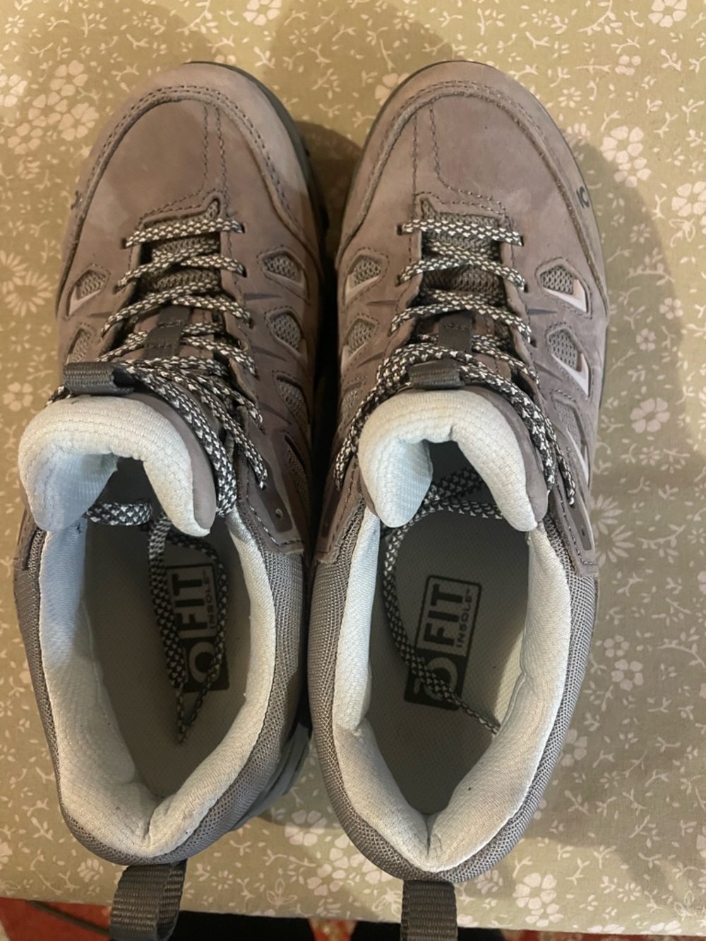 Women's OBOZ Gray/Taupe Athletic Walking/ Hiking Shoes BRAND NEW! Size 7.5